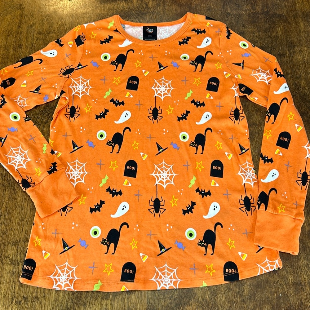 Cat Halloween long‎ sleeve medium top